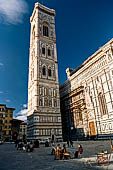 Firenze - Piazza Duomo e il campanile di Giotto. 